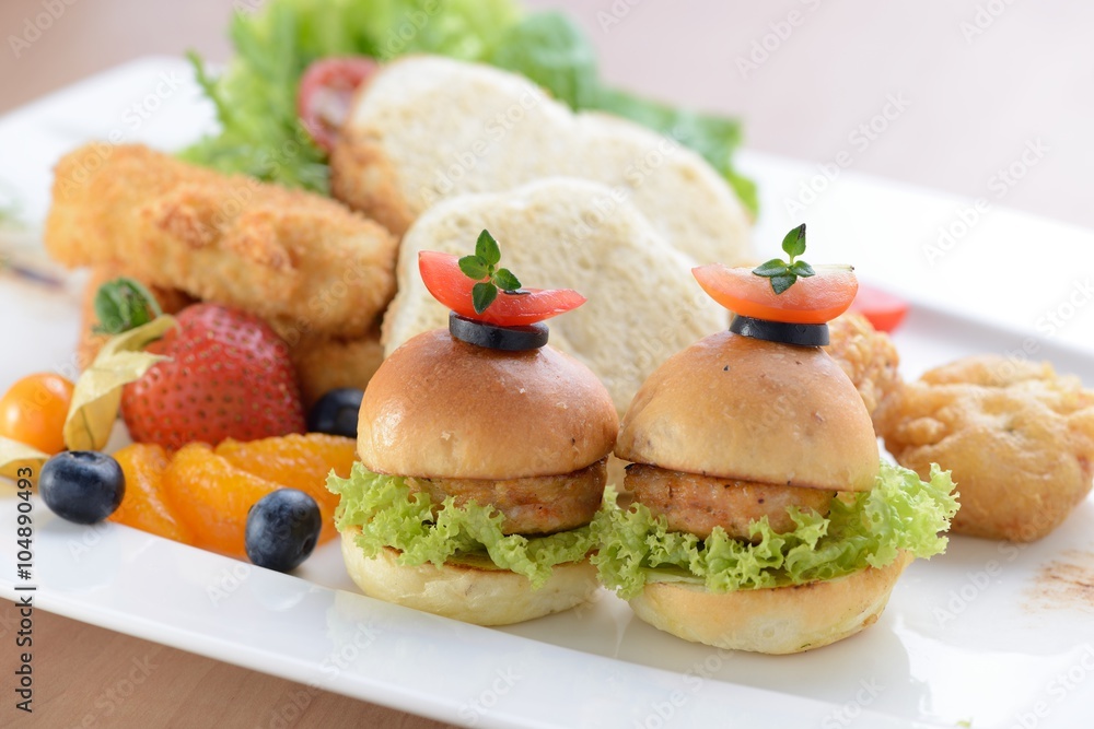 Mini hamburger meal for kids Mini hamburger meal for kids
