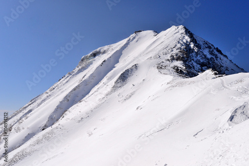 厳冬の八ヶ岳連峰「赤岳」 © tqmnk924