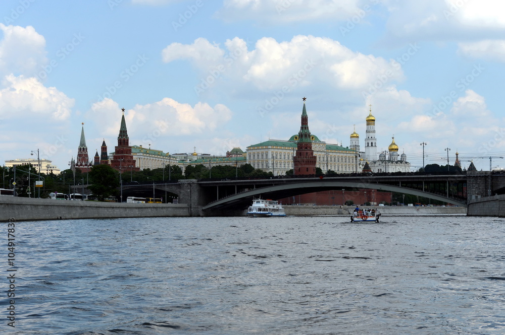 View of the Moscow Kremlin and Big Stone bridge.