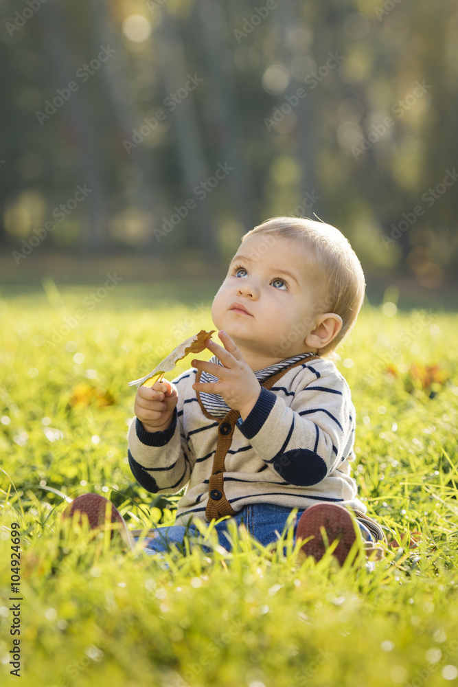 Child in autum colors
