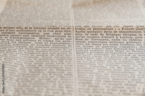 Foto Detalle de Texto de Periódico Antiguo -  Textos de periódico o diario antiguo , en francés