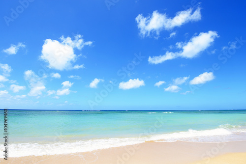 Fototapeta Naklejka Na Ścianę i Meble -  沖縄の美しい海とさやかな空