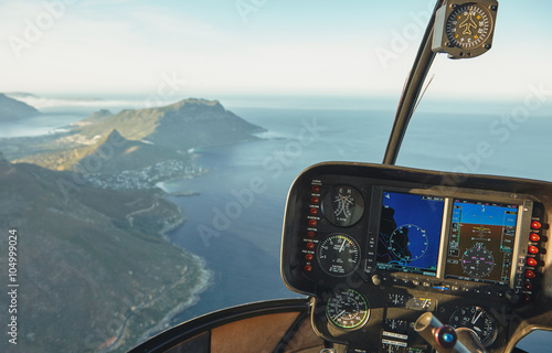 Foto Aerial view of Cape town from a helicopter cockpit