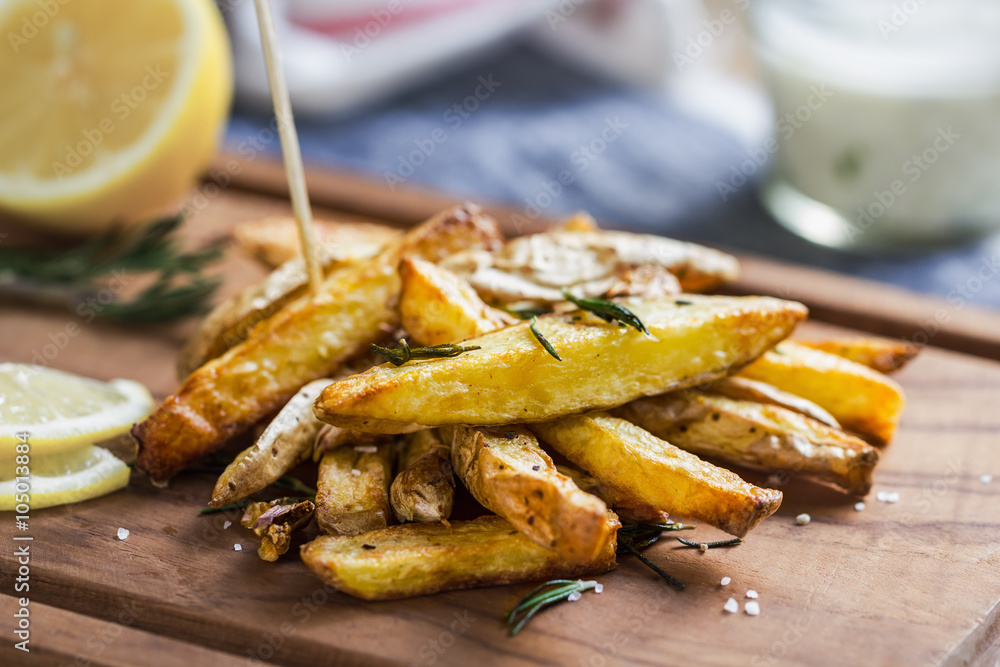Potato wedges with rosemary and sea salt Potato wedges with rosemary and sea salt