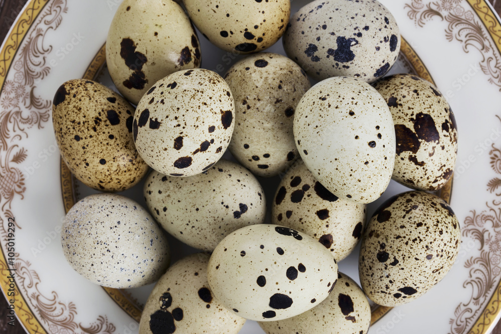Obraz premium quail eggs in a plate