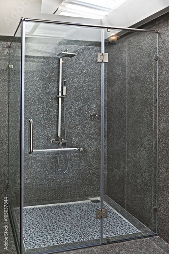 Glass shower cabin