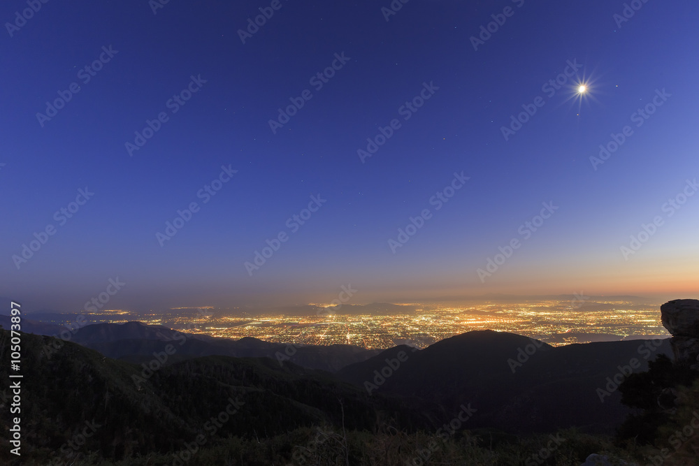 Obraz premium San Bernardino at sunset time