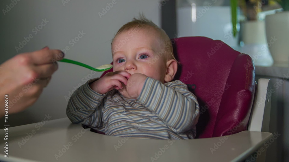 Small child refuse to eat Small child refuse to eat