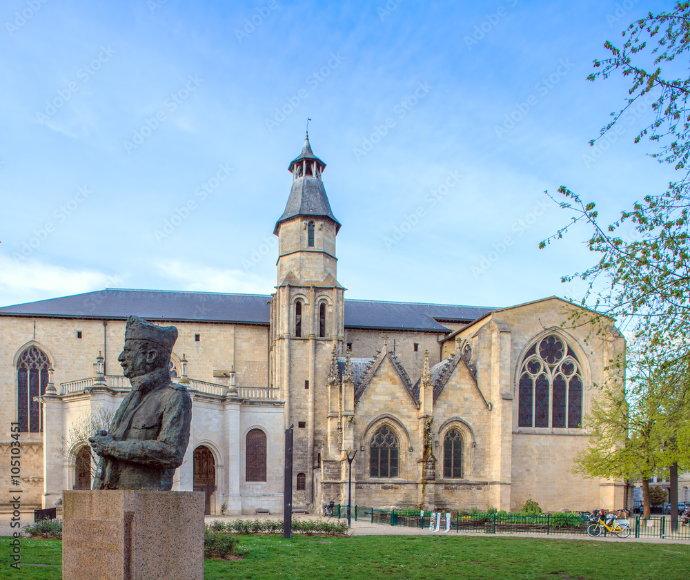 Fototapeta premium Saint Seurin Romanic Church, Bordeaux