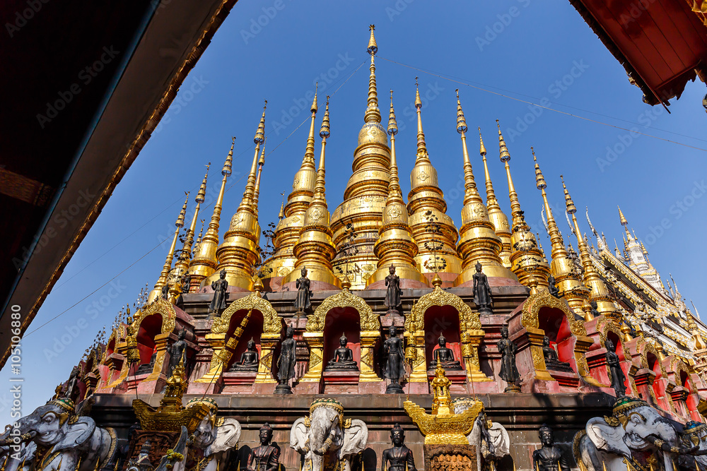 Fototapeta premium wat phra that suthon mongkol khiri Temple in Phrae at Thailand