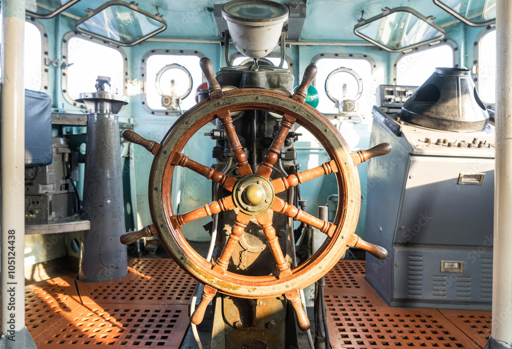 wood wheel control warship