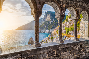 Papier peint photo Ligurie Église Saint-Pierre de Porto Venere  © JFL Photography