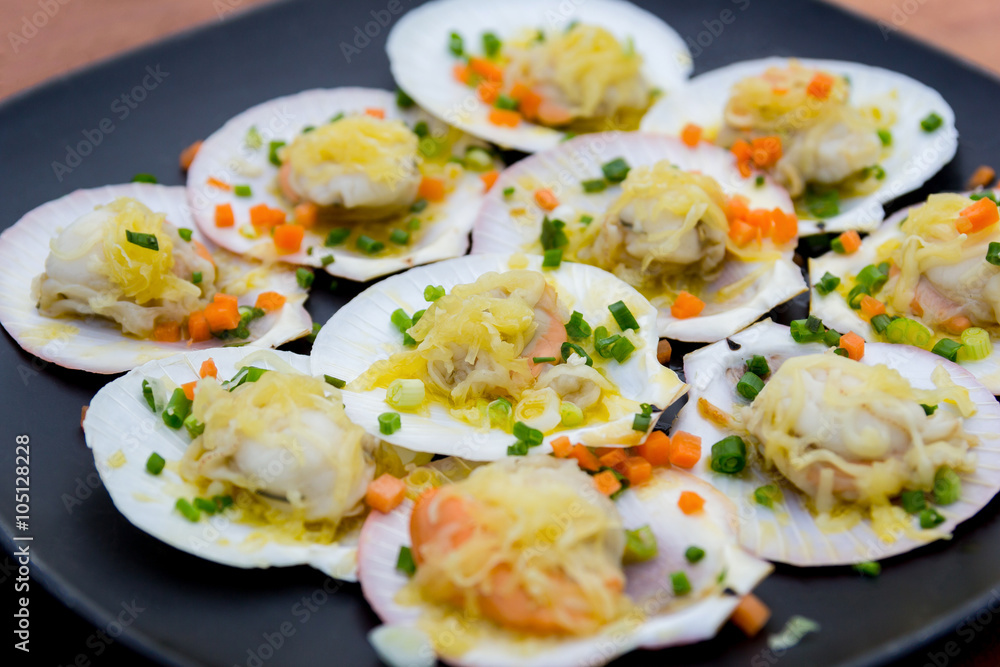 Baked scallops with butter