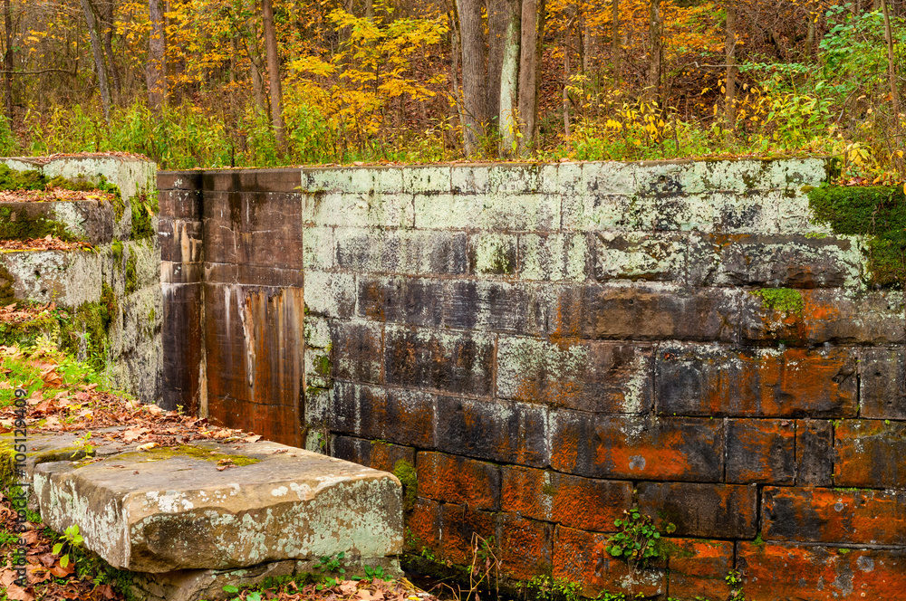 Fototapeta premium Old canal lock