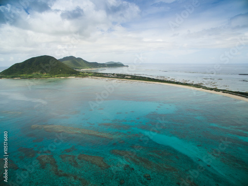 沖縄空撮 離島の海 © Ni_photo