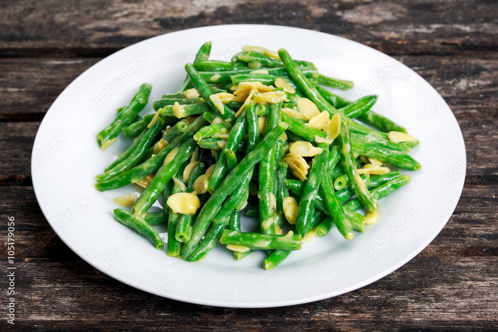 Green beans roasts garlic and flaked almond Green beans roasts garlic and flaked almond