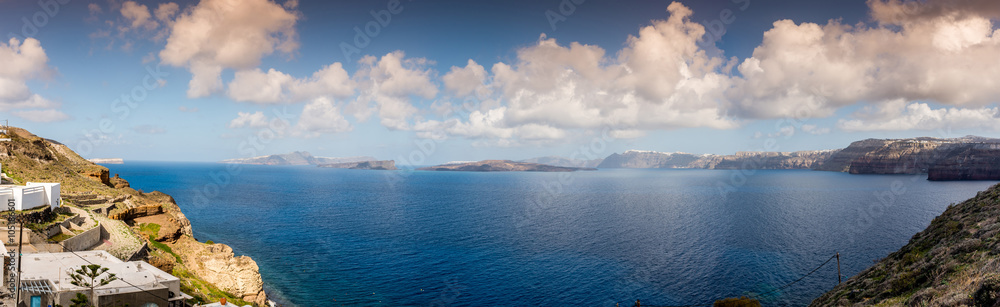 Panorama de la Caldera à Santorin depuis Balos Bay, archipel des Cyclades en Grèce
