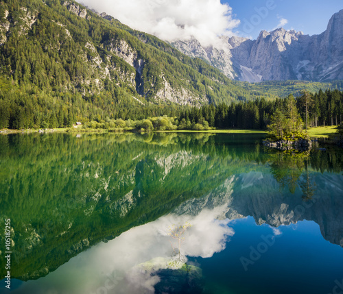 Jezioro w Alpach