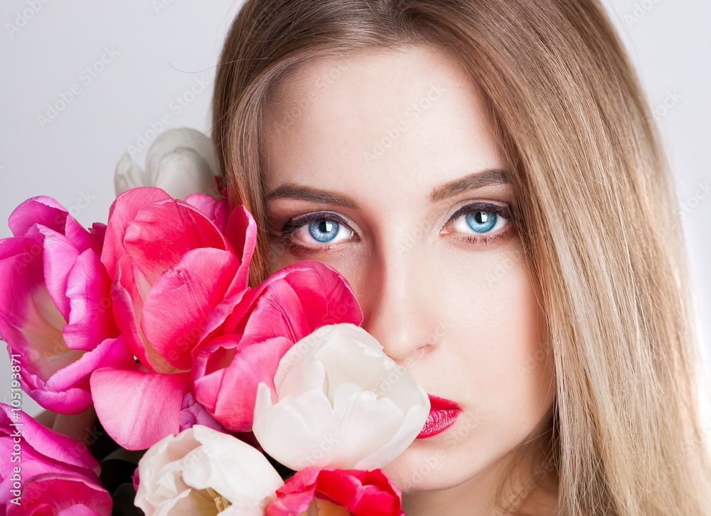 Face, blue eyes, tulips! Face, blue eyes, tulips!