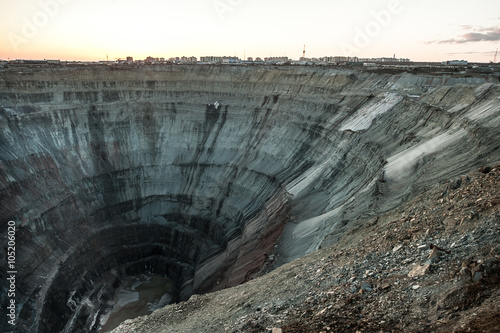 Kimberlite pipe 