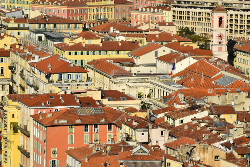 maisons colorées à Nice