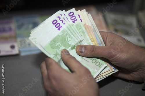 Counting Cash Money, Euro curency