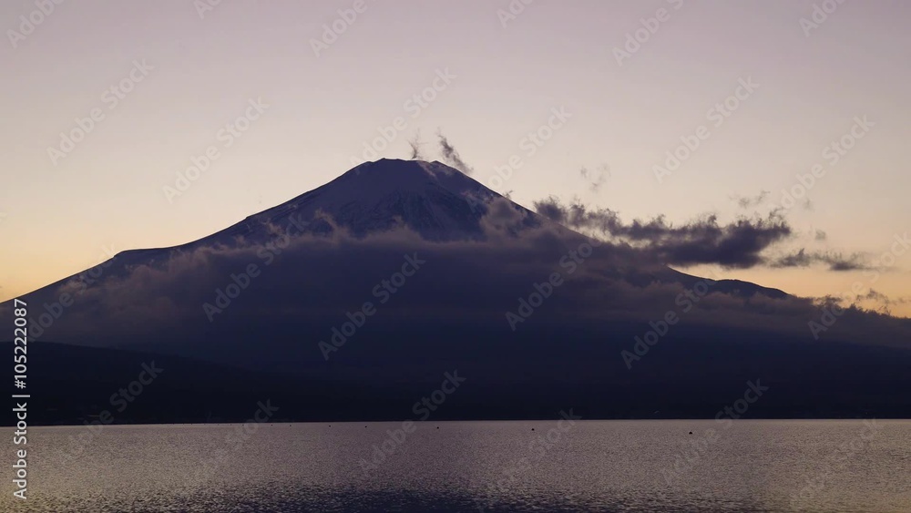 夕暮れの山中湖と富士山 夕暮れの山中湖と富士山
