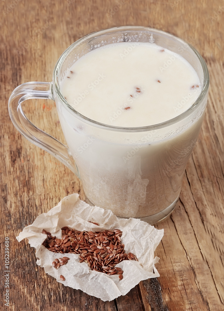Flax milk and flax seed Flax milk and flax seed