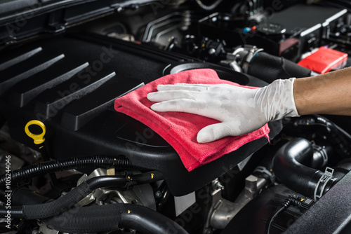Car detailing series : Cleaning car engine