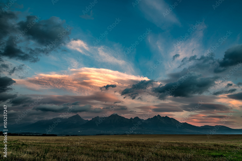 Obraz premium Gorgeous View to the Tatras mountain ridge on sunset