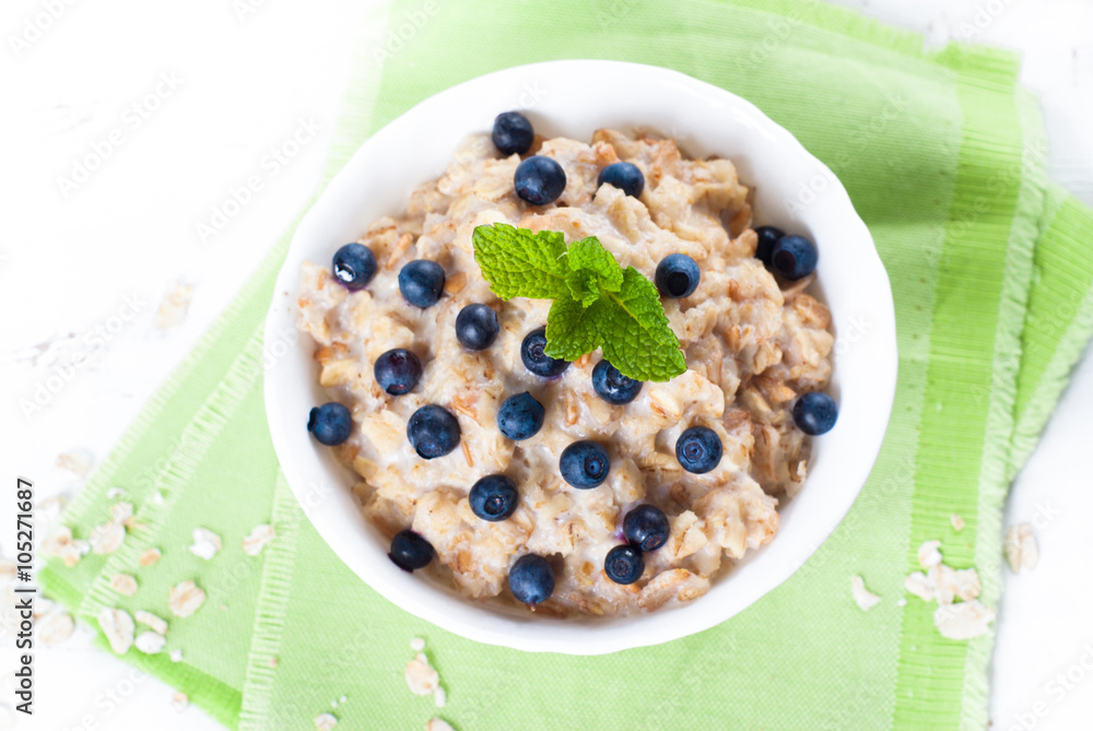 Fototapeta premium Oatmeal with blueberries