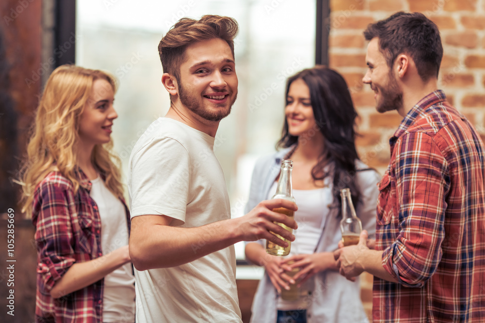 Fototapeta premium Young people talking
