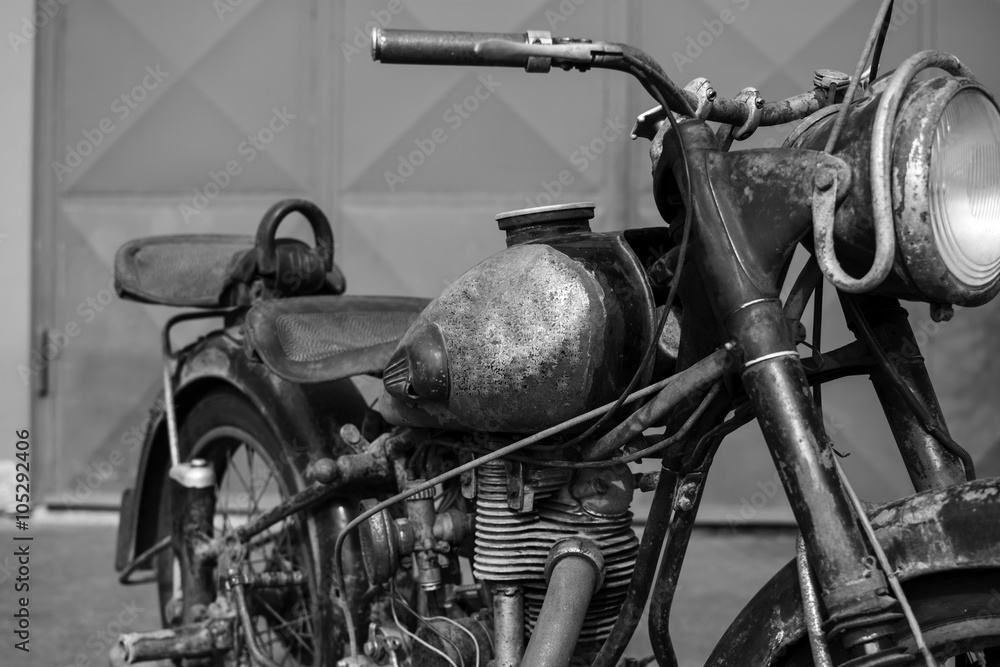 Naklejka premium Photoshoot of old rusty vintage motorcycle