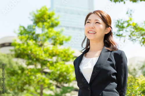 笑顔の女性 ビジネス