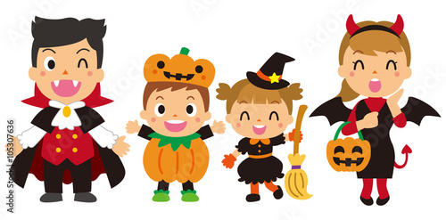 ハロウィンの仮装をする家族