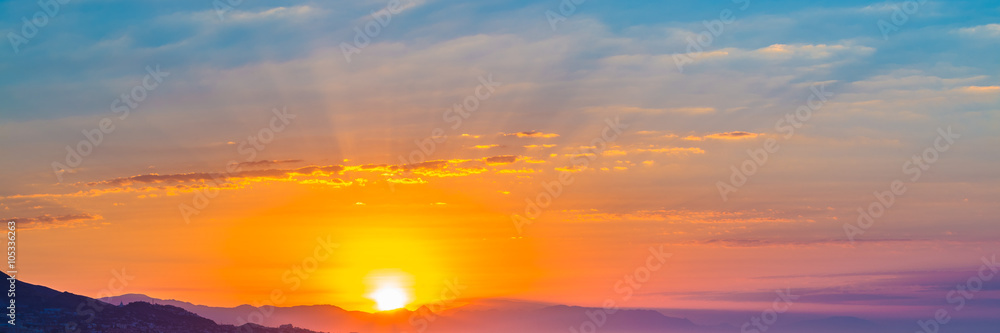 Obraz premium Sunset Sunrise Over Dark Mountain Silhouette