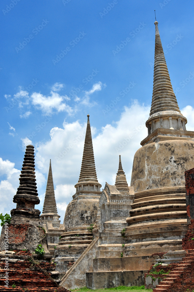 Fototapeta premium Thailand, Ayutthaya - old beautiful Thai Temple Wat Prasrisanphet