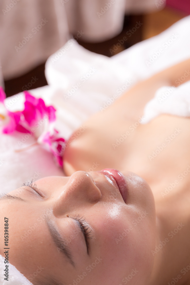 Naklejka premium Chinese woman spa