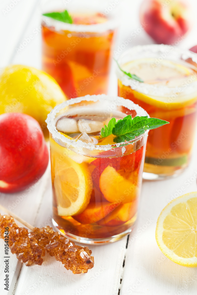 Sweet ice tea with lemon Sweet ice tea with lemon