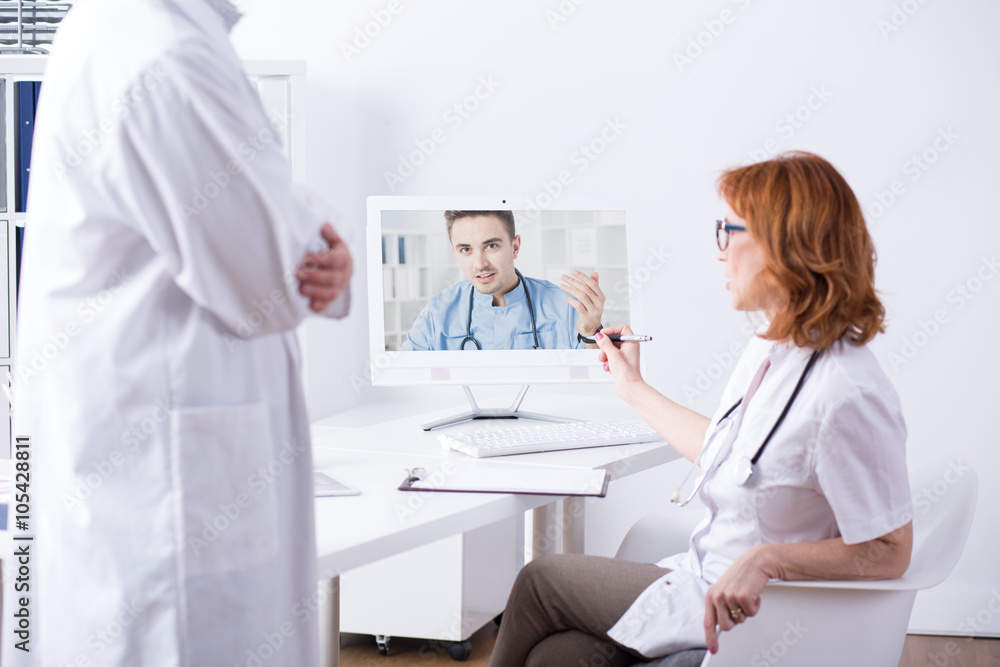 Diagnosing problem via internet Diagnosing problem via internet
