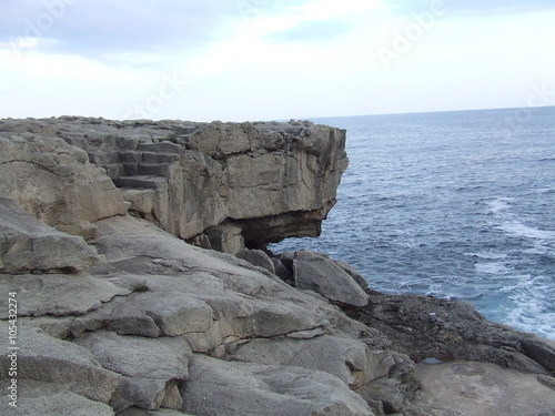 Roccia sul mare photo