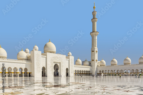 Sheik zayed mosque internal courtyard