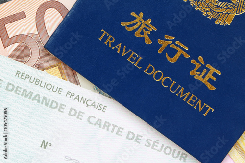Demande de carte de séjour en France... document chinois