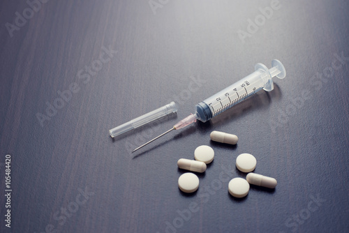 Medical syringe and medicine pill