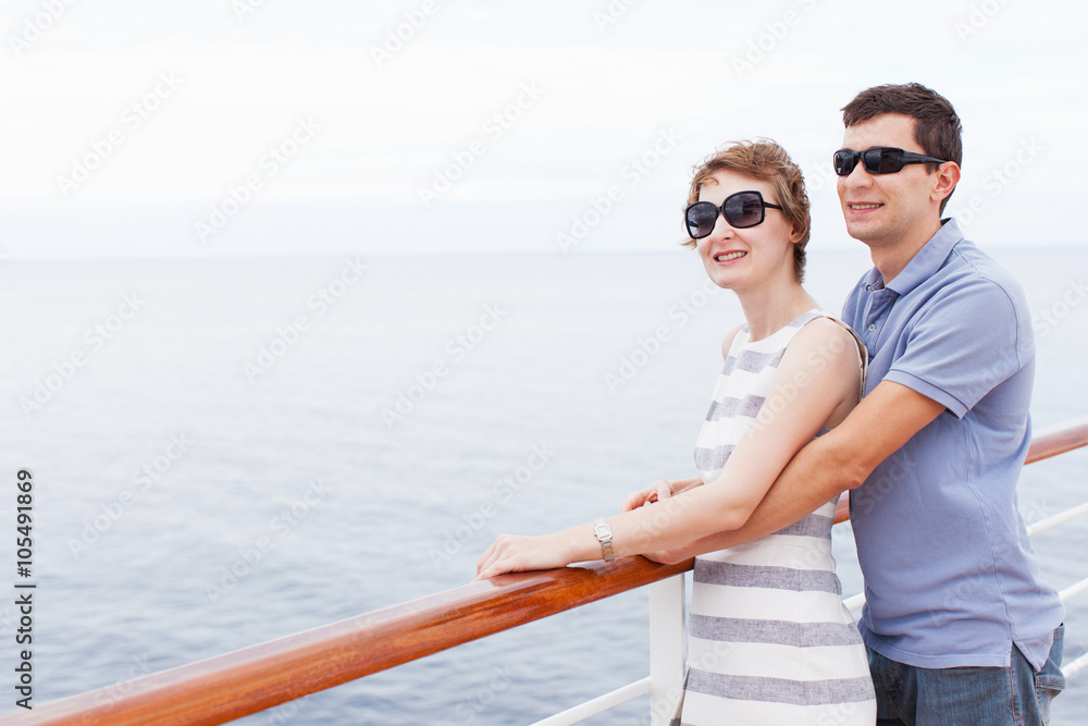 couple at cruise