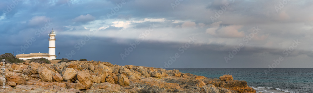 Fototapeta premium lighthouse on the coast