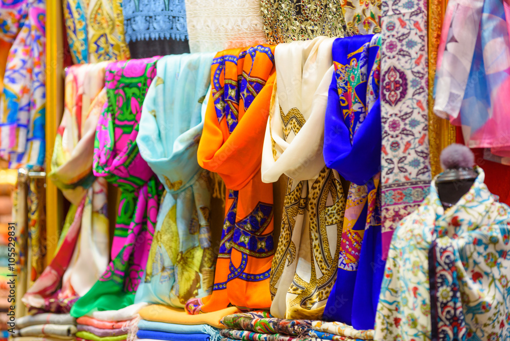 Fototapeta premium Tücher orientalisch bunt