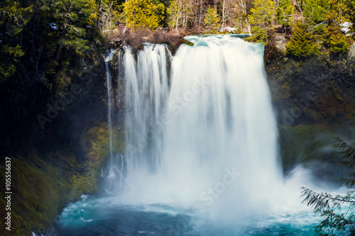 Fototapeta Naklejka Na Ścianę i Meble -  Koosah Falls on the McKenzie River in Oregon