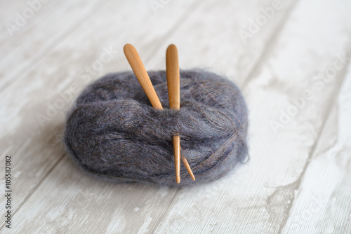 Bild auf Leinwand skein of mohair and crochet hook