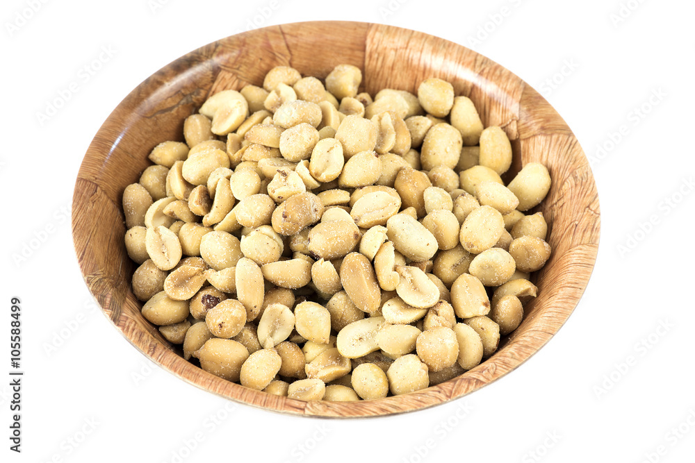 cacahuètes grillées et salées dans coupelle bambou cacahuètes grillées et salées dans coupelle bambou